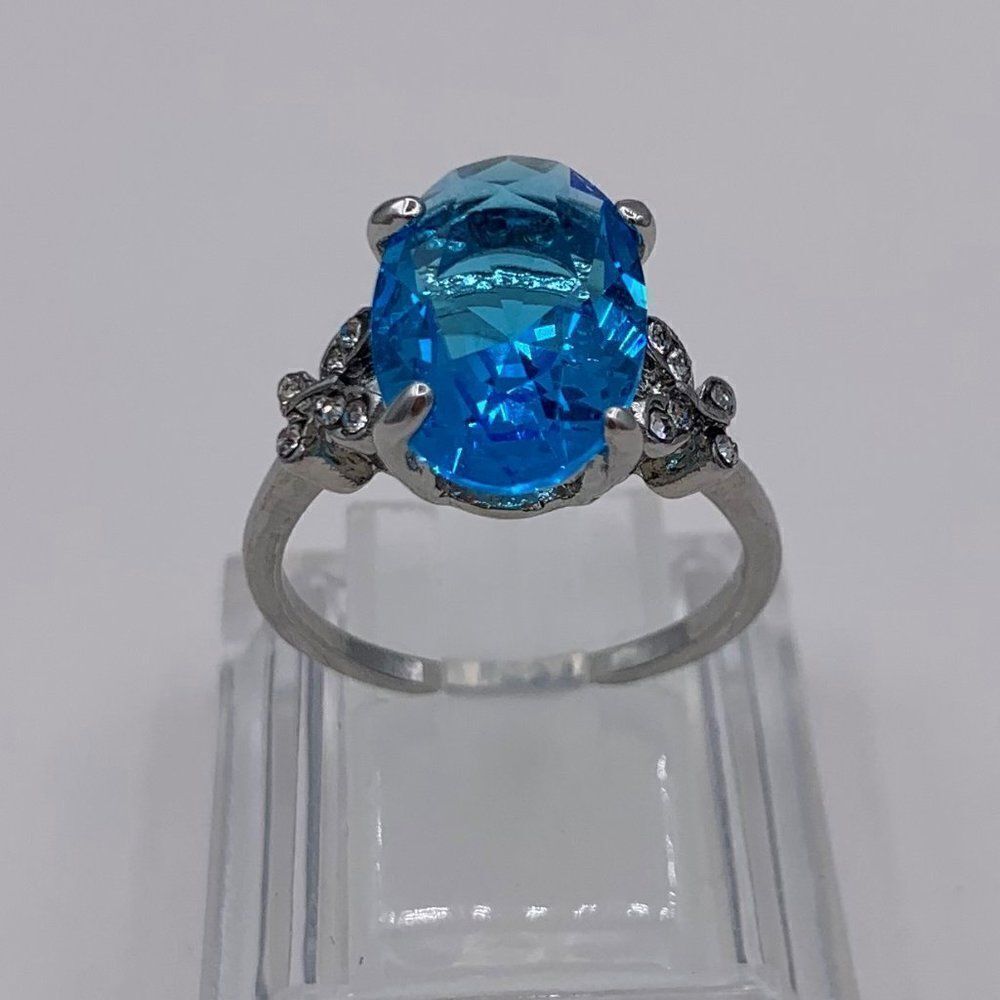 NWOT, ring, size 11, silver, 4 carat lab aquamarine, deep blue, crystals,